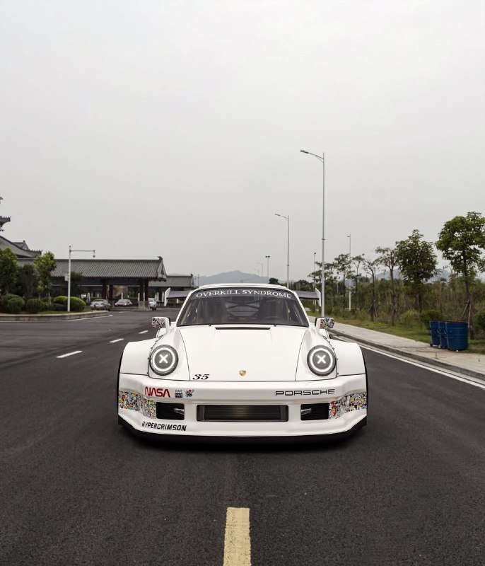 Porsche 930 RWB 6
