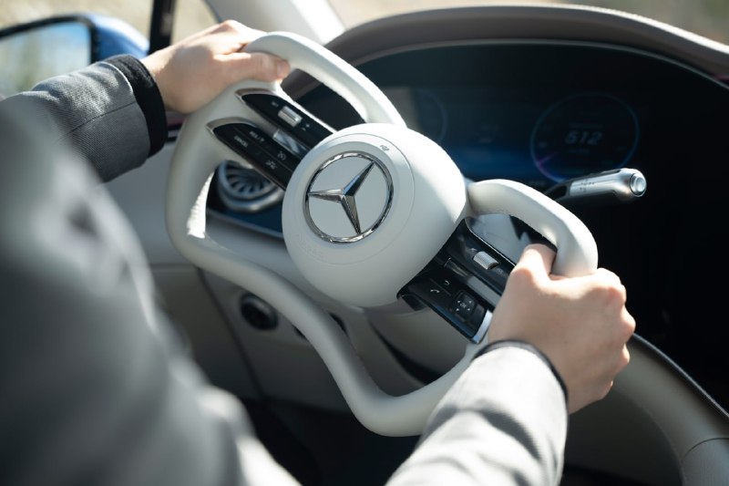 Mercedes-Benz EQS получит ШТУРВАЛ вместо руля 🎮.Флагманская «электричка» ⚡ стан