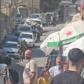 דחוף: אוגדת חי"ר של צבא הכיבוש נוכחת מול שכונת אל-קסריה בעיר העתיקה