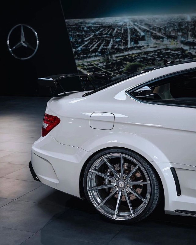 Mercedes C63 Black Series 10