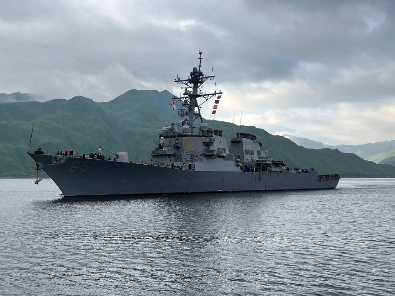 מעניין: USS Benfold, משחתת טילים מונחים, איבדה את כל הכוח במשך ארבעה ימים בים סין הדרומי לאחר תקלה בגנרטור…