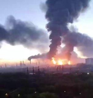 Ukraine's extensive attack on the Moscow region: dozens of flights were canceled, strategic facilities were damaged