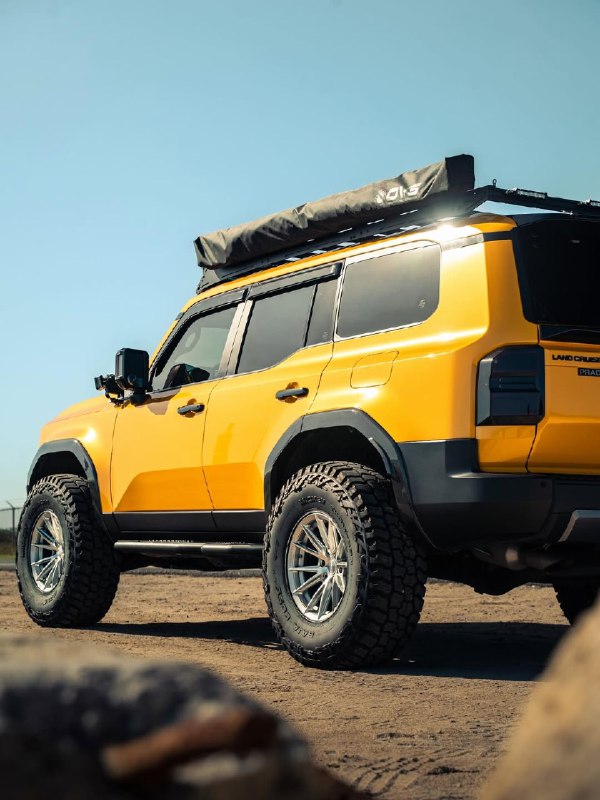 Toyota Land Cruiser на 17-дюймовых дисках Vossen HFX-2 5
