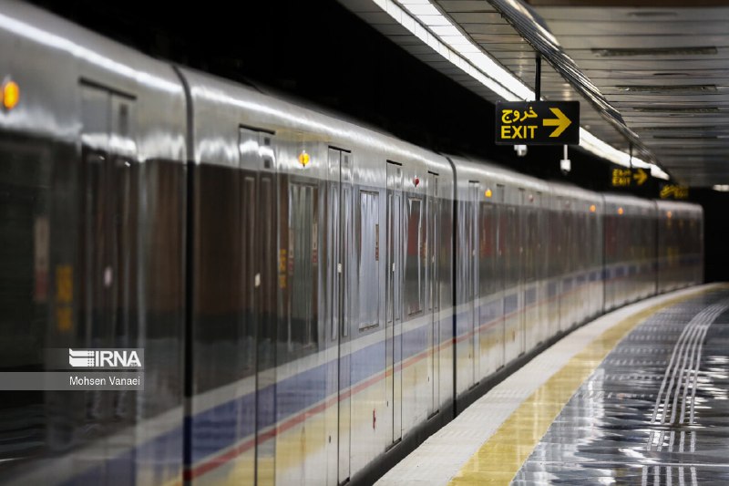 משמרות המהפכה: הגבלות כניסה למטרו כרג' בשל קהל עצום לטקסי 'הרוג איראן'