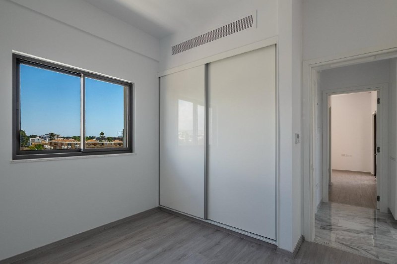 2-bed new apartment with pool in Kato Paphos photo 4