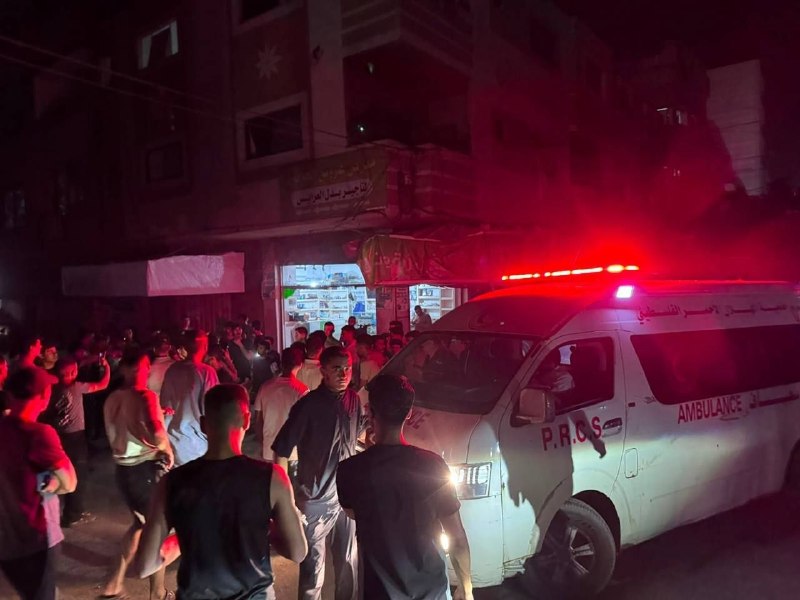 דחוף: מטוסי הכיבוש הפציצו בית במחנה נוסייראת במרכז רצועת עזה וגרמו לפציעות במקום.
