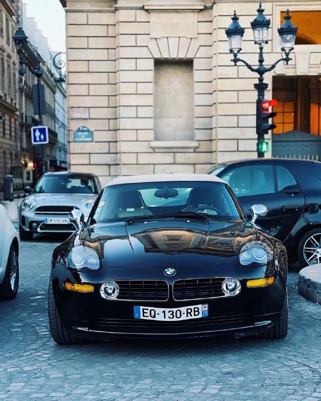 BMW Z8 E52По мнению многих коллекционеров и поклонников баварского автопроизводи