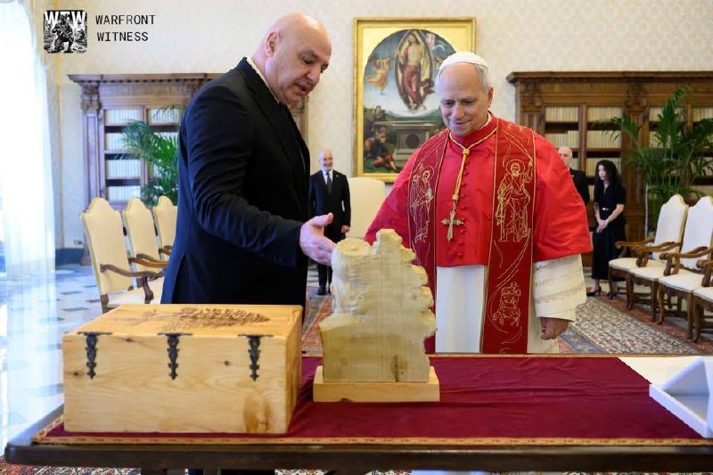 ️🇱🇧🇻🇦 נשיא לבנון עאון פוגש את האפיפיור ליאו ה-14 בוותיקן ומגיש לו שרידים של הפטריארך המבורך אליאס אל-הו…
