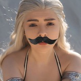 Баб Даша смотрит и делает cosplay