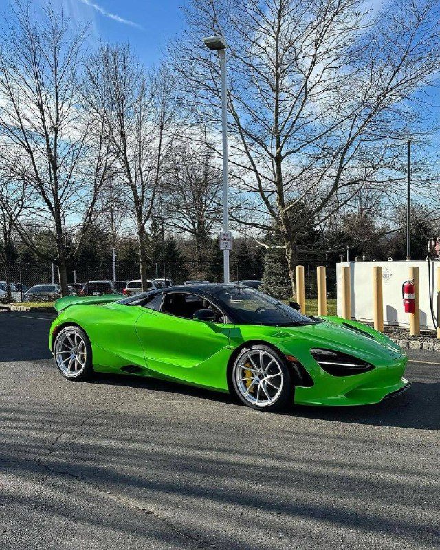 McLaren 750s Spider 2