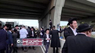 Demonstration of Zionist settlers in occupied Palestine against the smelly Yahoo.