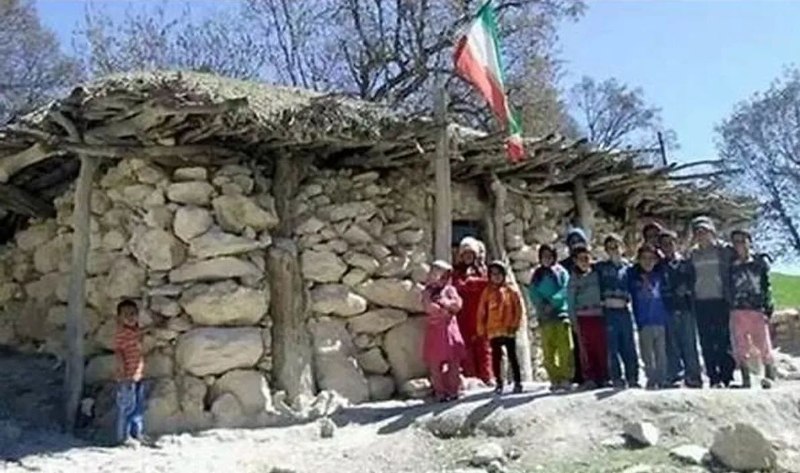 اخبار فرهنگیان: 💢۲۲ استان، درگیر مدارس سنگی!رئیس سازمان نوسازی، توسعه و تجهیز مدارس کشور:🔹 ۲۲ استان درگیر مدارس سنگی هستند و برای رفع آن