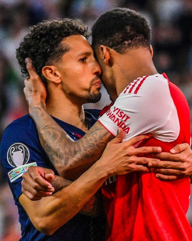 🔴⚪️ کانون رسمی هواداران آرسنال در ایران: 🙏مارکینیوش برنده جایزه بازی جوانمردانه یوفا (UEFA Respect: Beyond The Game) شد.این به خاطر اقدامات او پس از قهرمانی در ل