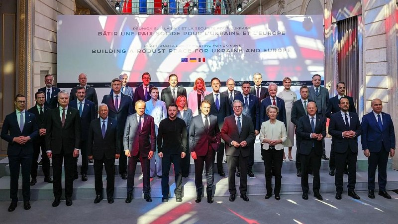 "Коаліція охочих" вмирає? В Європі побоюються, що після відходу Макрона і Стармера підтримку України буде нікому очолити — The Telegraph