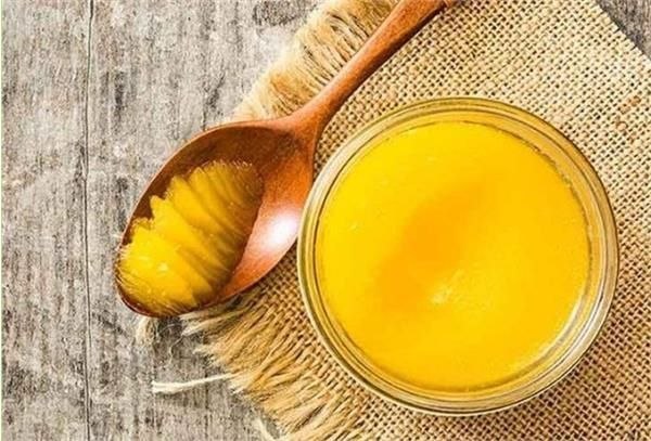 مهاباد: روغن حیوانی بخورید▫️ روغن حیوانی دارای فواید و خواص فراونی چون: تقویت سیستم ایمنی، خواص ضدسرطانی، درمان سوختگی، تقویت چش