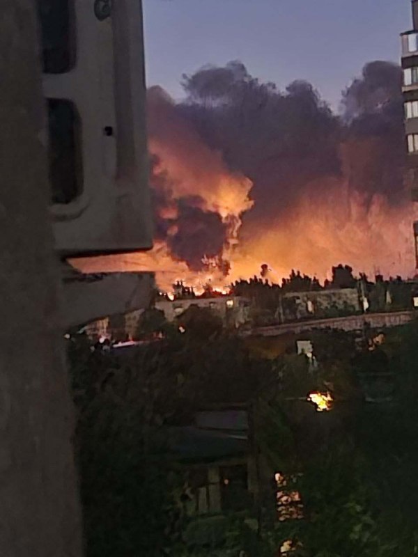 Ukrainian drones aso struck the Lukoil-Volgogradneftepererabotka refinery overnight, with a fire still burning in its industrial zone this morning.