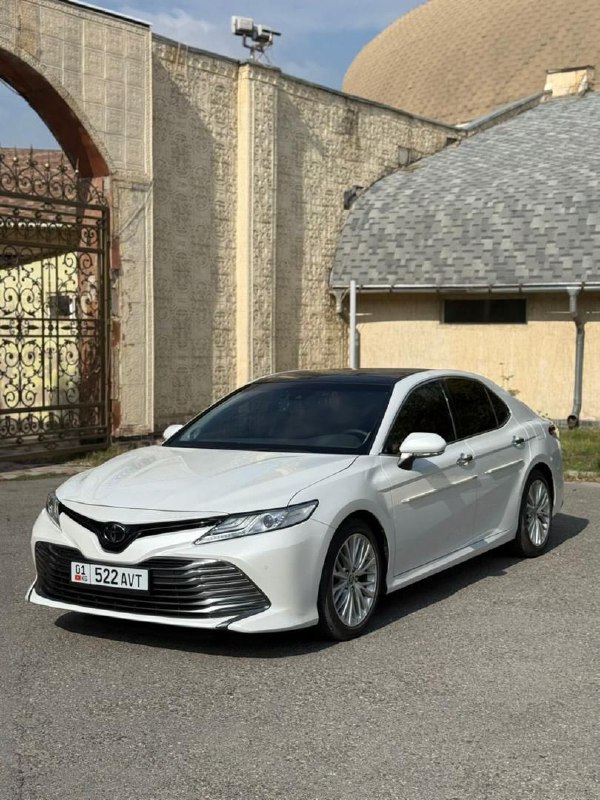 Toyota Camry 70 XLE 2019