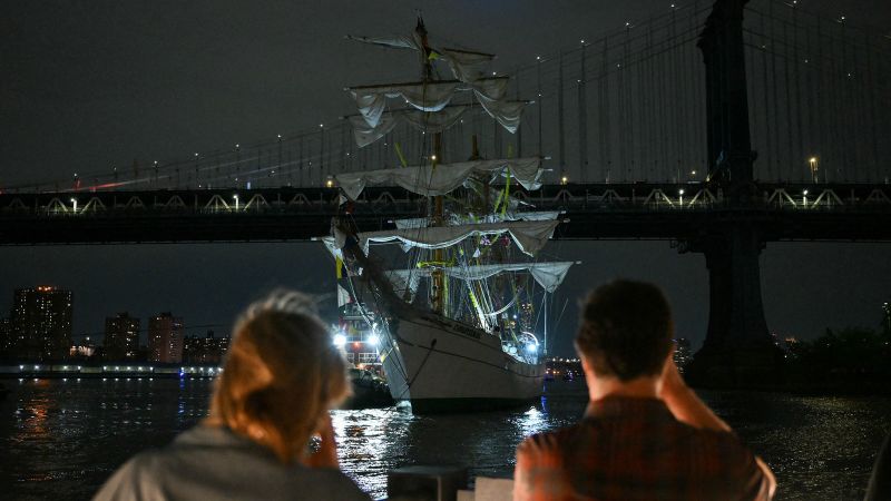 A Mexican Navy training ship struck the Brooklyn Bridge, killing at least 2. Here’s what we know