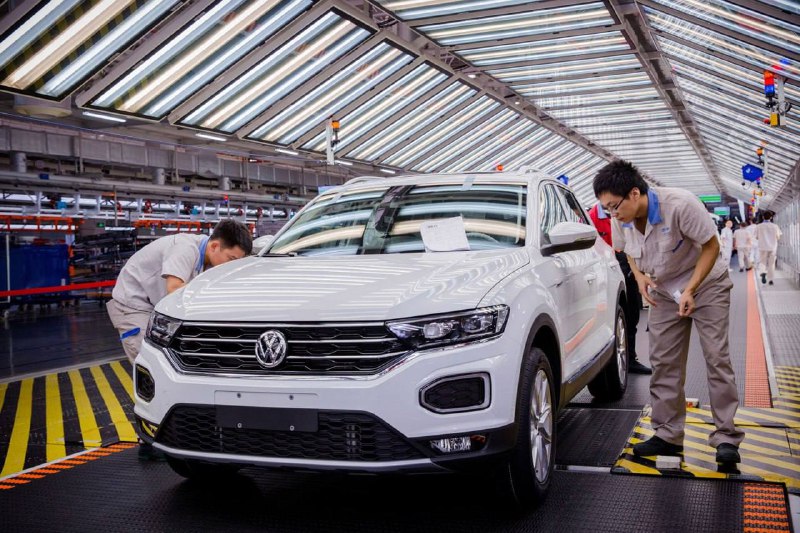 Volkswagen теряет миллиарды из-за Audi, Porsche и пошлин ТрампаВо втором квартал