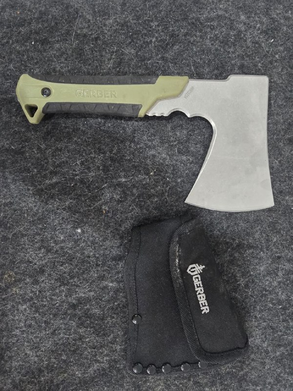 Тонкий и удобный топор, идеальное решение для походов. Эргономичная и удобная рукоятка для комфортно — фото 1