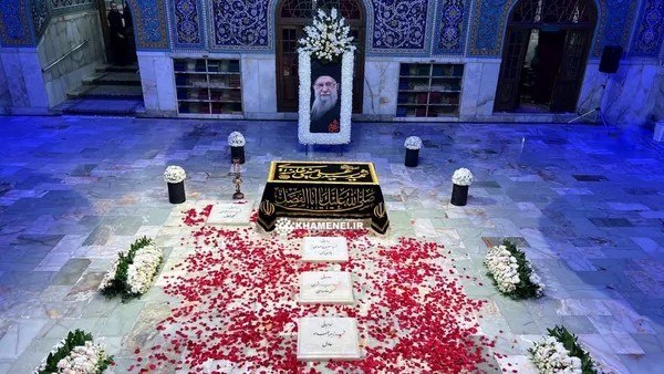 صراط نیوز | seratnews: 🟢 دفتر رهبری زمان و مکان بزرگداشت رهبر شهید را اعلام کرد🔹دفتر رهبر انقلاب اسلامی با صدور اطلاعیه‌ای از برگزاری مراسم بزر