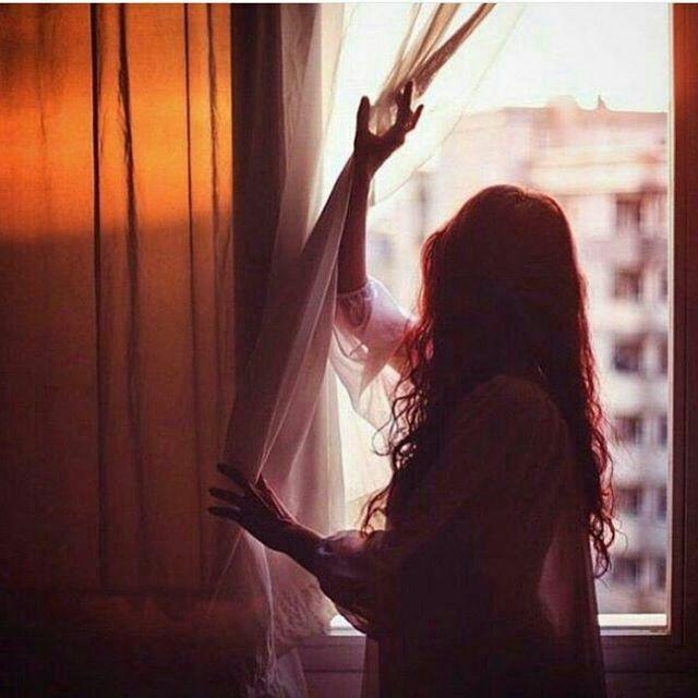 🌹روزگاری غریب🌹: تو مهربان باش؛بگذار بگویندساده است!فراموش ڪار است!زود میبخشد..سال هاست دیگر ڪسی دراین سرزمین،ساده نیستاما تو تغییر نڪن!