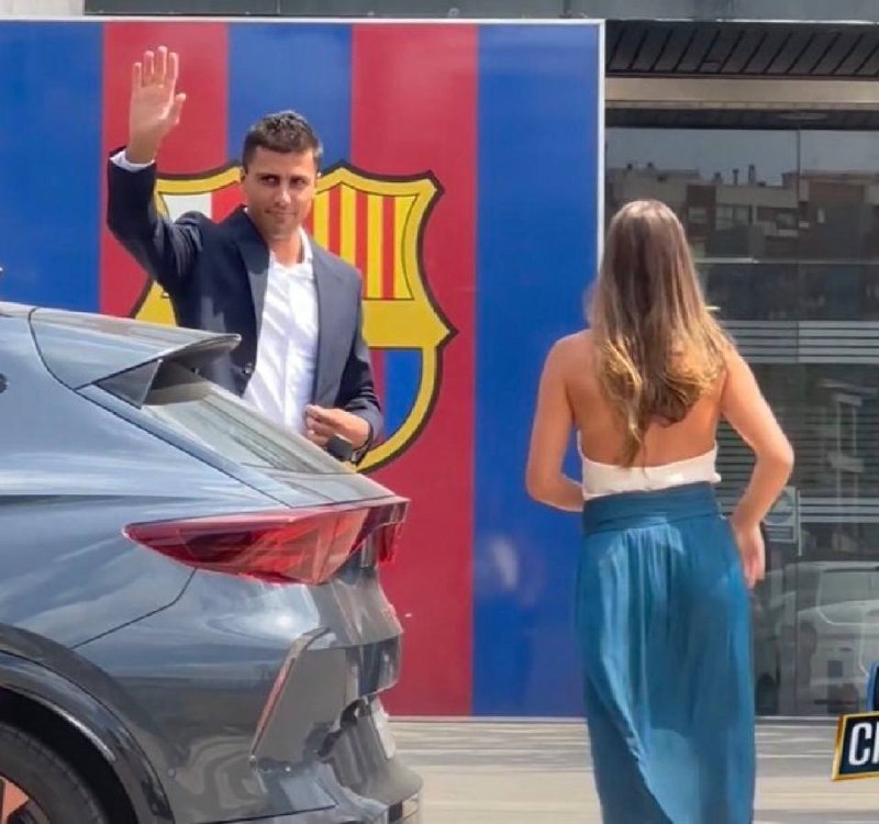 نقل و انتقالات فوتبال: 🌐 #لیگ_اسپانیا 🇪🇸 🚨⚽️ رودری برای عقد قرارداد با بارسلونا به شهر بارسلون رسید. ✅نقل و انتقالات فوتبال جهان 👇🏻 🆔 @Footitra