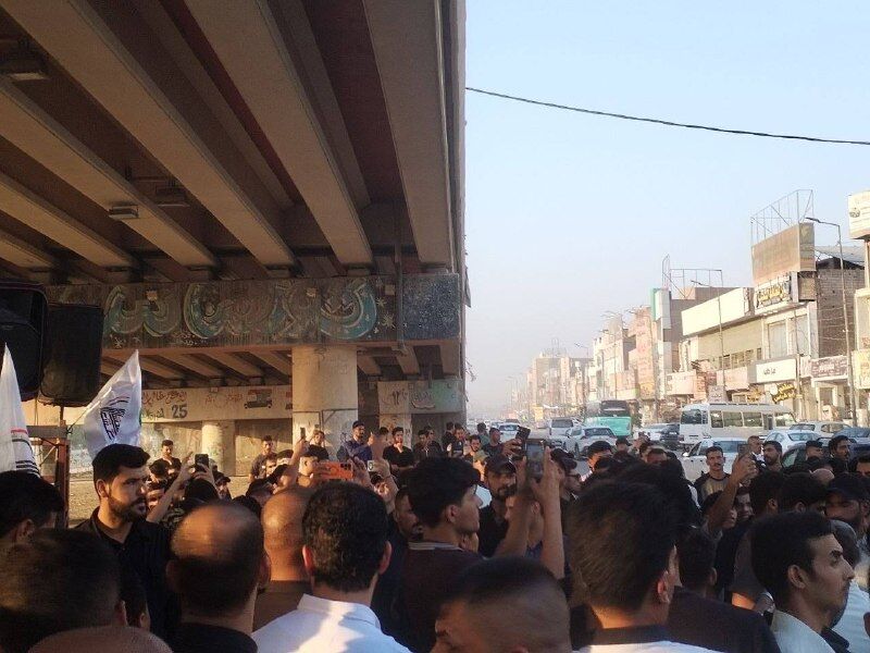 جام جم آنلاین: 📸اعتراض عراقی‌ها در محکومیت دخالت آمریکا در امور داخلی کشورشان🔹 اهالی استان بابل عراق در رد دخالت آمریکا در تصمیم‌گیری‌ه