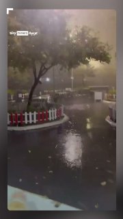 אימה באנטליה"... סופת טורנדו הרסנית הופכת מכולות בנייה ומשאירה 4 קורבנות בטורקיה שמיים חברתיים