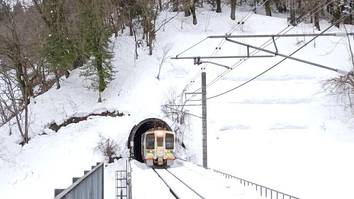 銀髮族搭北北線賞雪之旅(中)--魚沼丘陵/塩澤/ほくほく大島駅