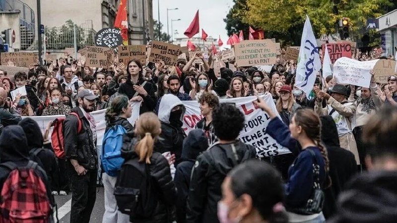 מחאת הסטודנטים מגיעה לגרמניה הפגנות המוניות הוכרזו ל-31 באוקטובר בגרמניה, שאורגנו על ידי תנועת הרשת "Gen Z…