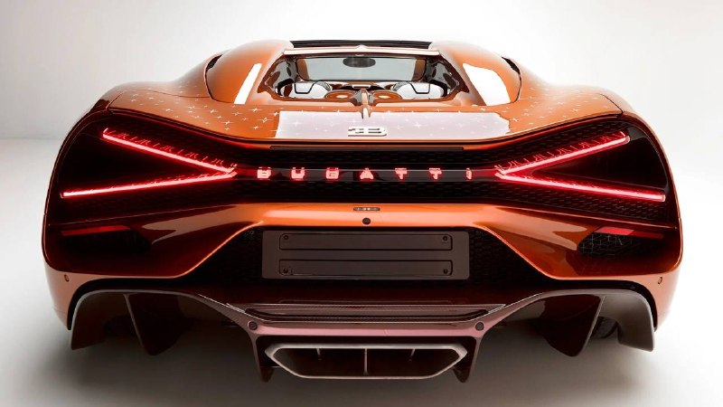 Мужчина заказал Bugatti W16 Mistral и посвятил его своему фанфику по «Маленькому принцу». 4