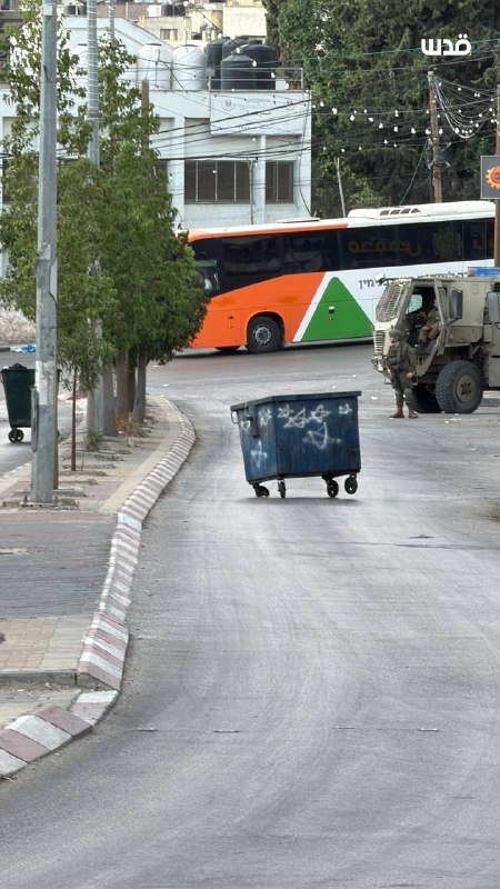 Settler buses continue to storm Joseph's Tomb, east of Nablus