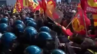 עשרות אלפים מפגינים באיטליה בדחיית יוקר המחיה וההוצאות הצבאיות