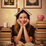Вика с книгой☕️