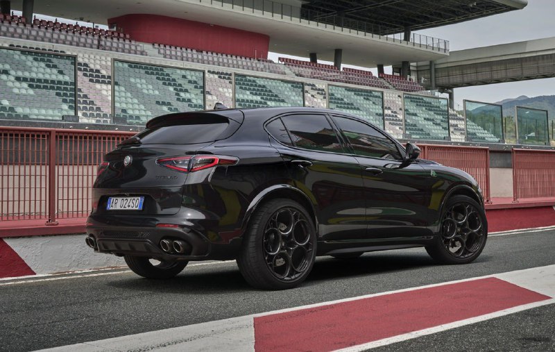 Alfa Romeo Giulia и Stelvio получили прощальную спецверсию 3
