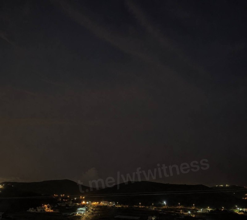 ️🇸🇦🇾🇪 תמונה המציגה לכאורה עשן עולה מבסיס חיל האוויר המלך חאליד בסעודיה בעקבות דיווחים על שביתות תימנים.
