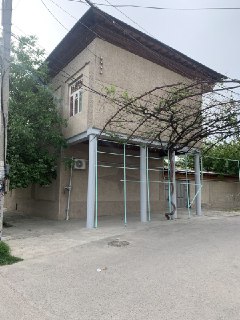 Uchastka sotiladi