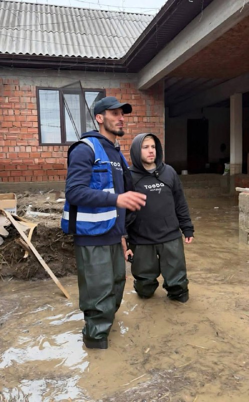 Российская звезда - Сергей Романович приехал в Дагестан и посетил затопленные села Адильотар, Кадыротар фото