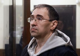Журналисту «Новой» Олегу Ролдугину продлили домашний арест на два месяца. Он рассказал, что не может выйти в общий коридор, чтобы открыть дверь сотруднику ФСИНТверской суд Москвы продлил до 10 ноября домашний арест журналисту «Новой газеты» Олегу Ролдугину