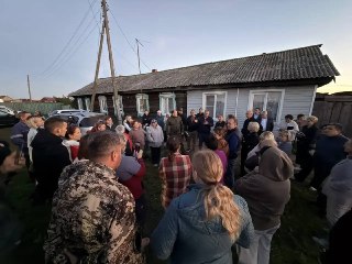 В Иркутской области владельцам скота, изъятого из-за вспышки заразного узелкового дерматита, будут выплачивать по 304 рубля «за каждый килограмм живого веса коровы», объявил губернатор. «Для примера: за корову весом 450 кг владелец получит 136 800 рублей. 