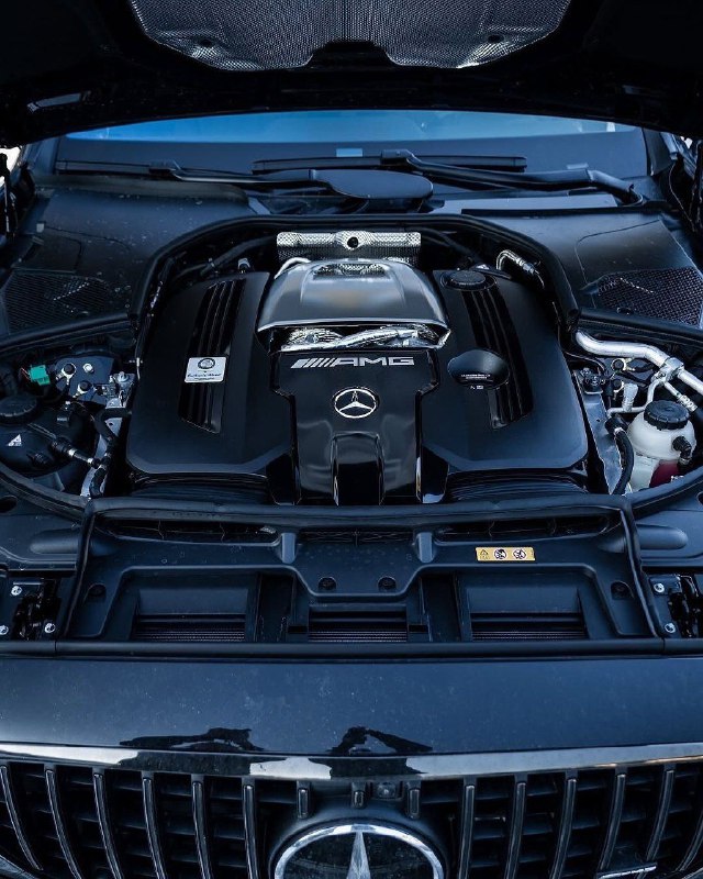 Mercedes-AMG S 63 E Performance 10