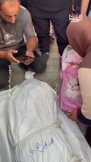 طفلة بعمر أربعين يوماً تودّع والدها الشهيد في غزة