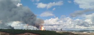 В Амурской области на территории готовящегося к запуску Амурского газохимического комплекса (АГХК) произошел пожар, сообщает пресс-служба компании:«С травмами разной степени тяжести госпитализированы пять человек, в том числе сотрудники организаций-подрядч