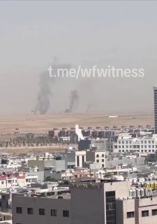 ️🇮🇶️🇺🇸🇮🇷 גל מזל"ט איראני גדול תקף את העיר ארביל, באזור כורדיסטן בעיראק, עם שזיפים עשן שנראו עולים מנמ…