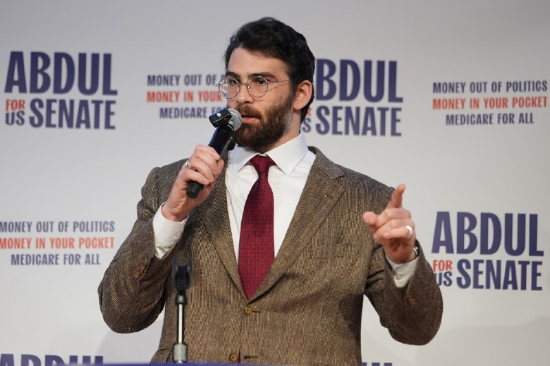 Hassan Picker says "Zionism is fascism", comparing it to neo-Nazism