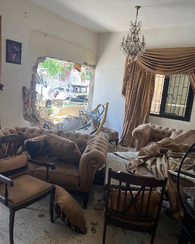 משאית התנגשה בבית בג'ויה: חומת מבנה נהרסה, אין נפגעים