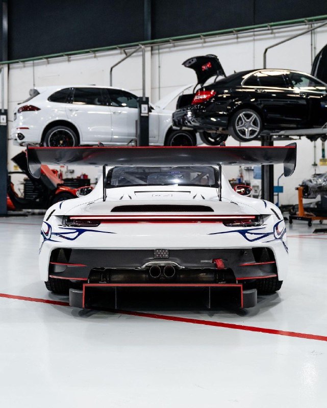 Porsche 992 GR3R 6