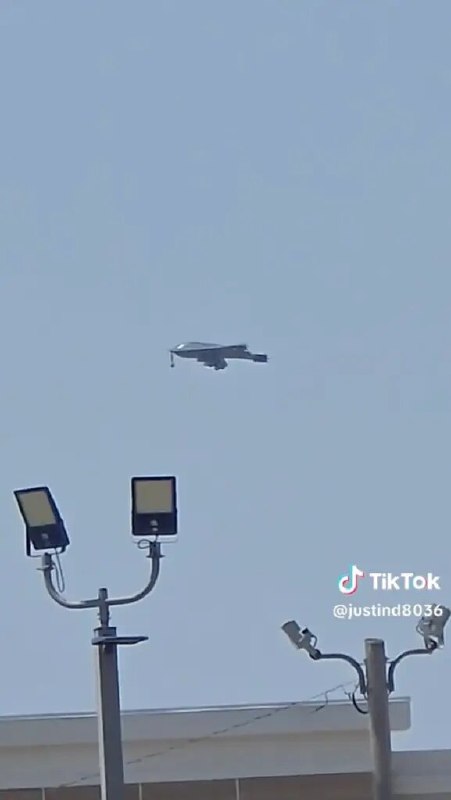 טיסת מפציץ מסתורית הגיעה לחדשות/ "B21", "B2" או מזל"ט לא ידוע?