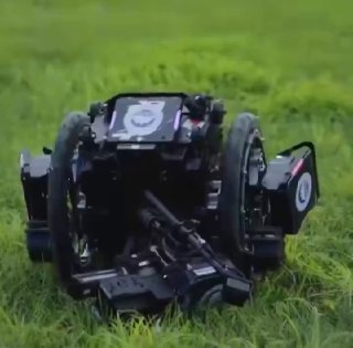 This combat robot from North East University of China really gives off Star Wars vibes.Science and facts💡